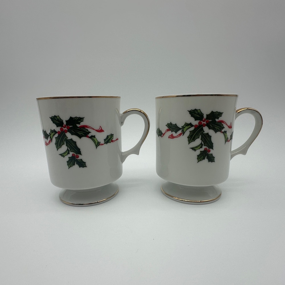 Lefton China Christmas Holly Berry Footed Coffee Mugs Set of 2 Gold Trim 03031